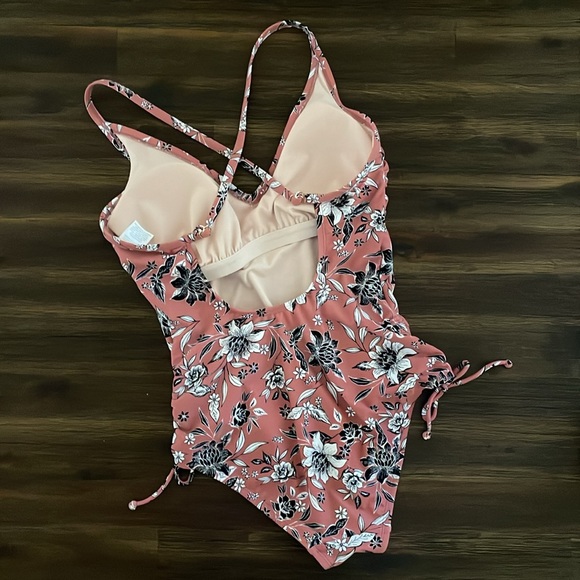 Kona Sol Pink Floral Medium Coverage One Piece Swimsuit Medium NWT - Picture 5 of 7